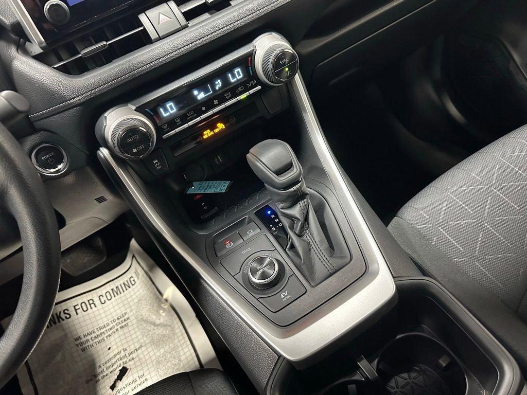 Used 2025 Toyota RAV4 XLE image 27
