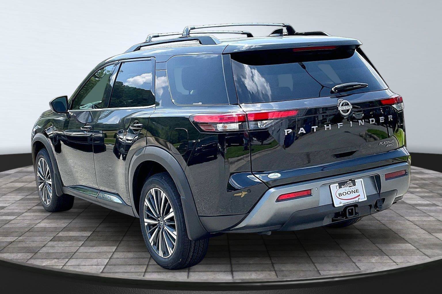 New 2026 Nissan Pathfinder Platinum w/ Lighting Package AWD/4WD image 3
