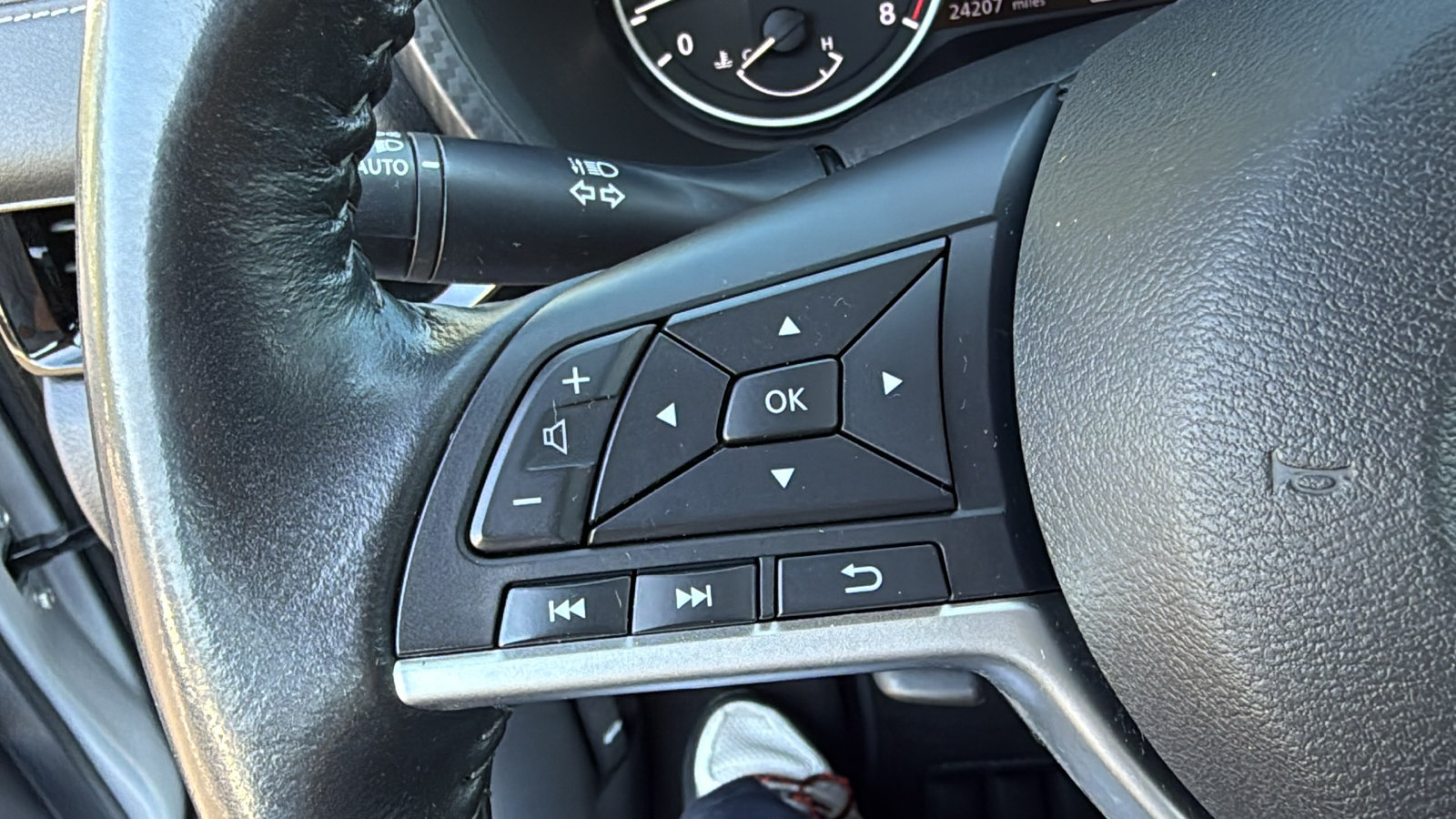 Certified 2022 Nissan Sentra SV FWD image 10