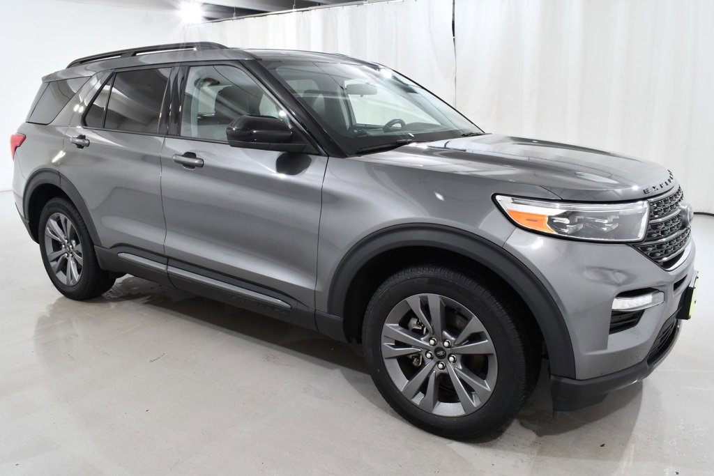 Used 2022 Ford Explorer XLT w/ Equipment Group 202A image 5