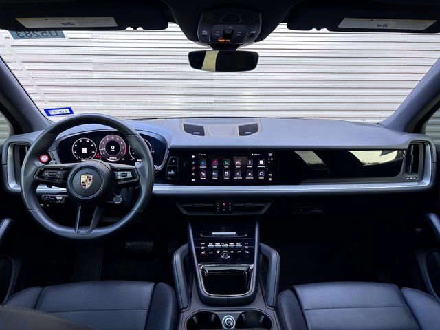 Certified 2025 Porsche Cayenne image 13