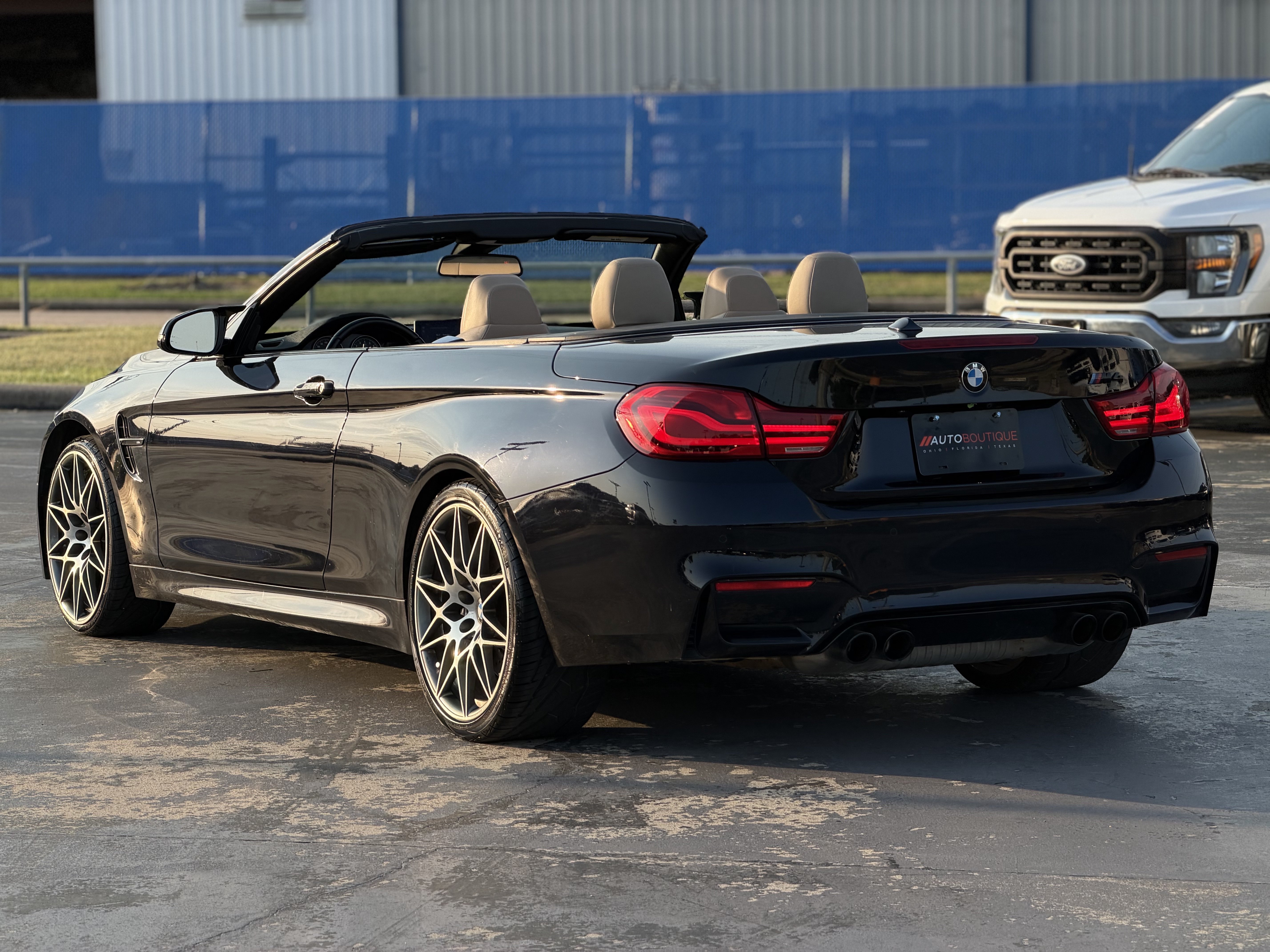 Used 2018 BMW M4 Convertible w/ Competition Package RWD image 29