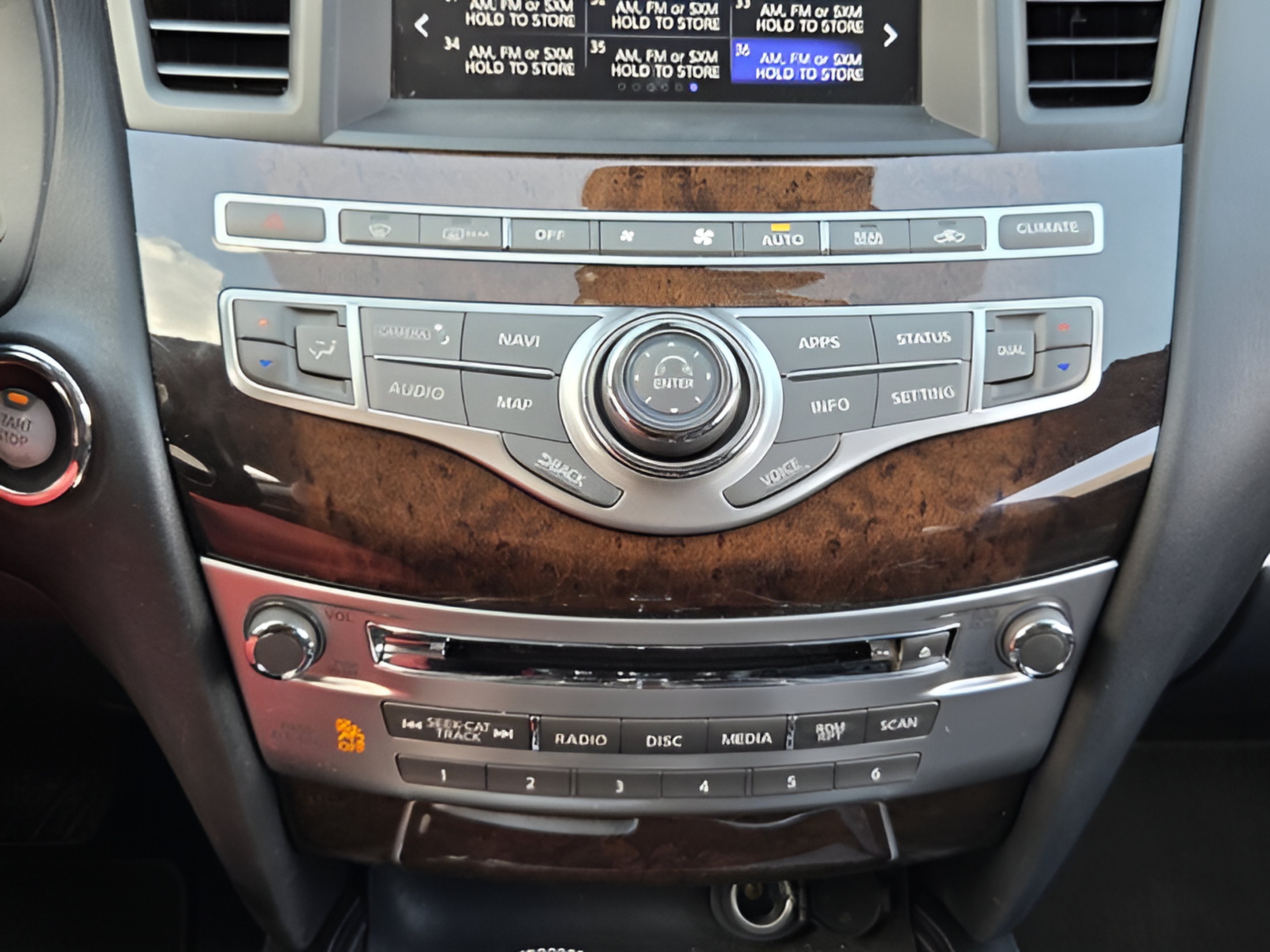 Used 2017 INFINITI QX60 FWD w/ Deluxe Technology Package image 18