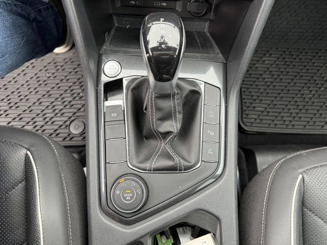 Certified 2023 Volkswagen Tiguan SEL R-Line image 20