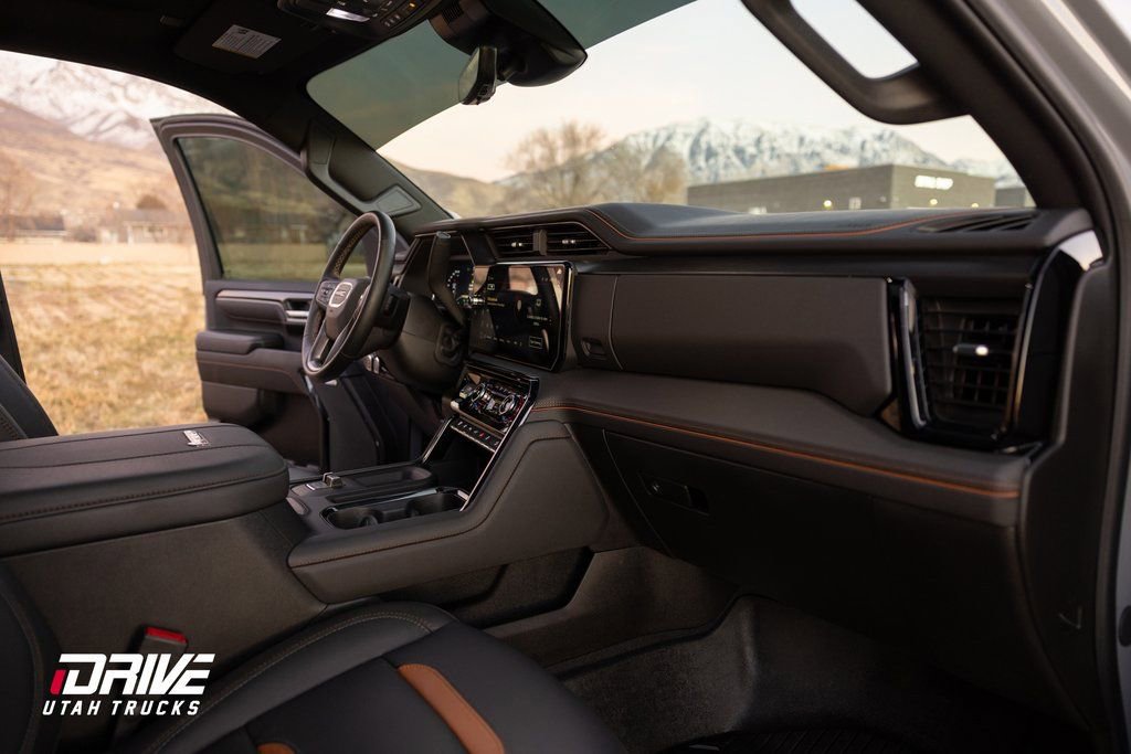 Used 2025 GMC Sierra 3500 AT4 w/ AT4 Premium Plus Package image 11