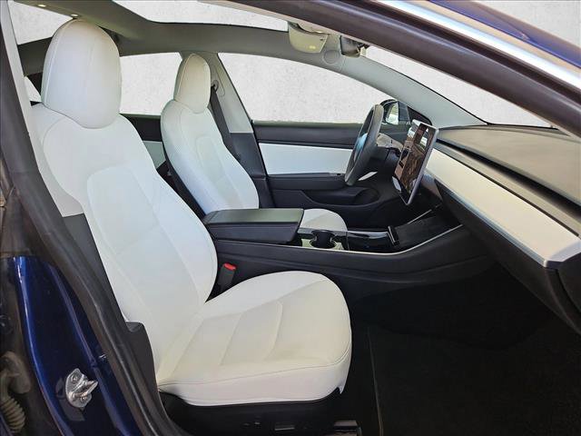 Used 2020 Tesla Model 3 Standard Range image 22