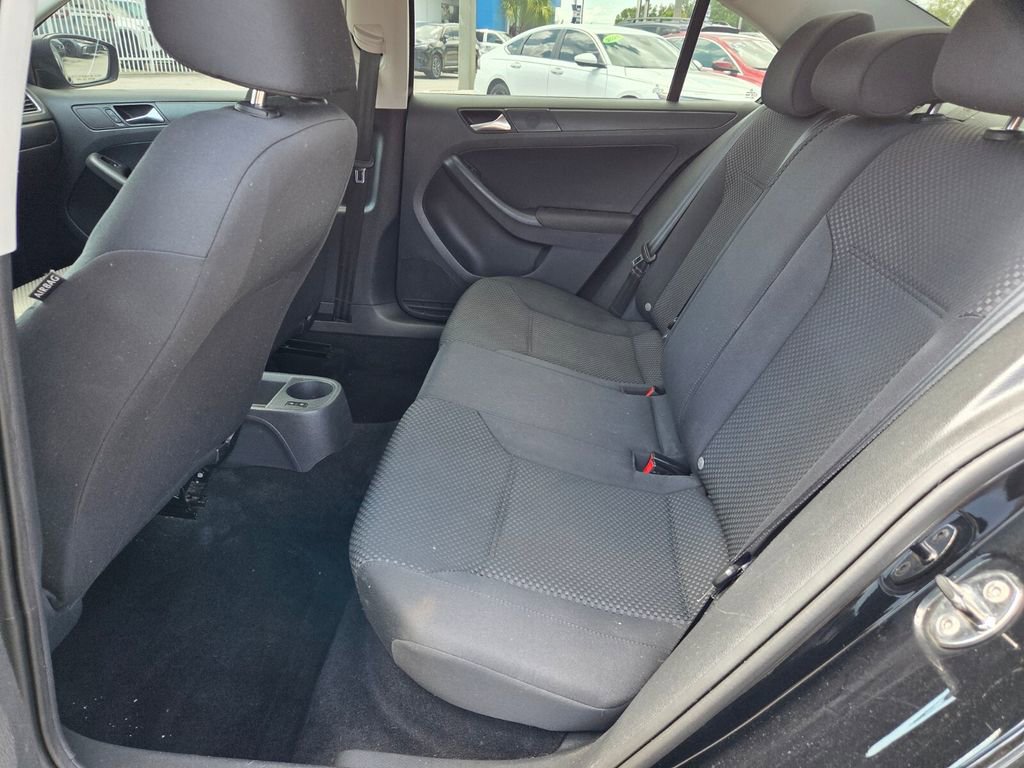 Used 2011 Volkswagen Jetta Sedan FWD image 5
