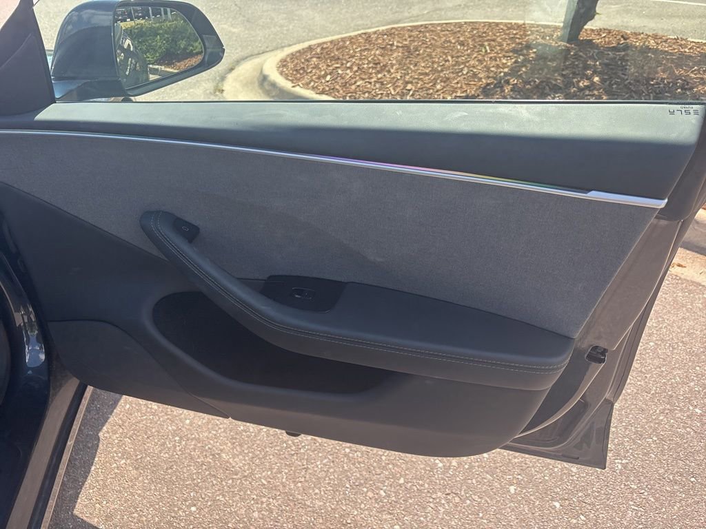 Used 2025 Tesla Model 3 Long Range RWD image 22