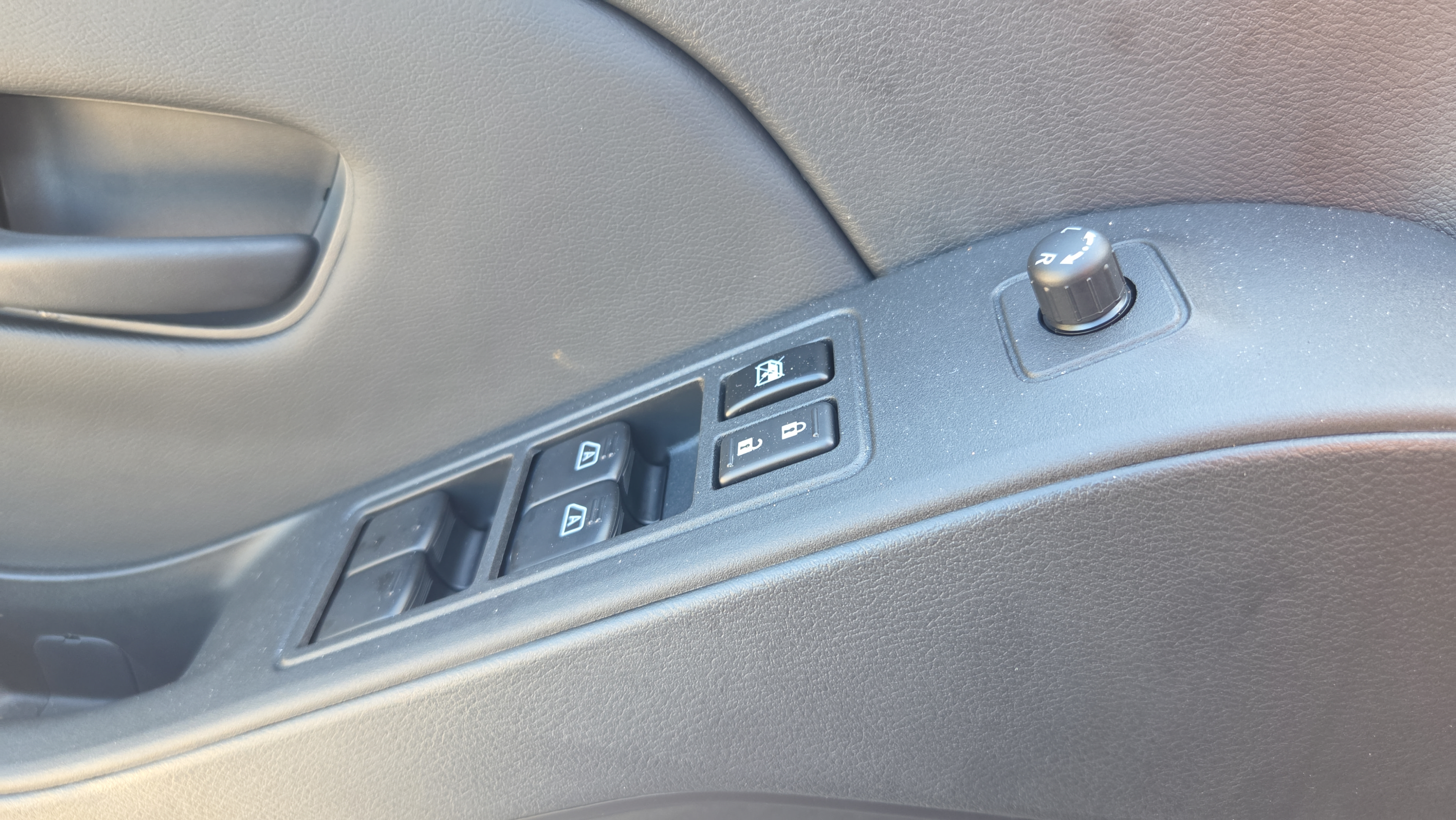 New 2026 Nissan Frontier SV w/ All-Weather Content Package RWD image 27