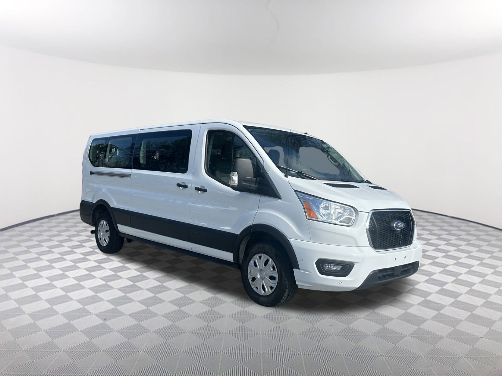 Used 2022 Ford Transit 350 XLT image 4