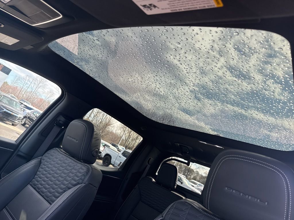 Used 2024 GMC Sierra EV Denali image 12