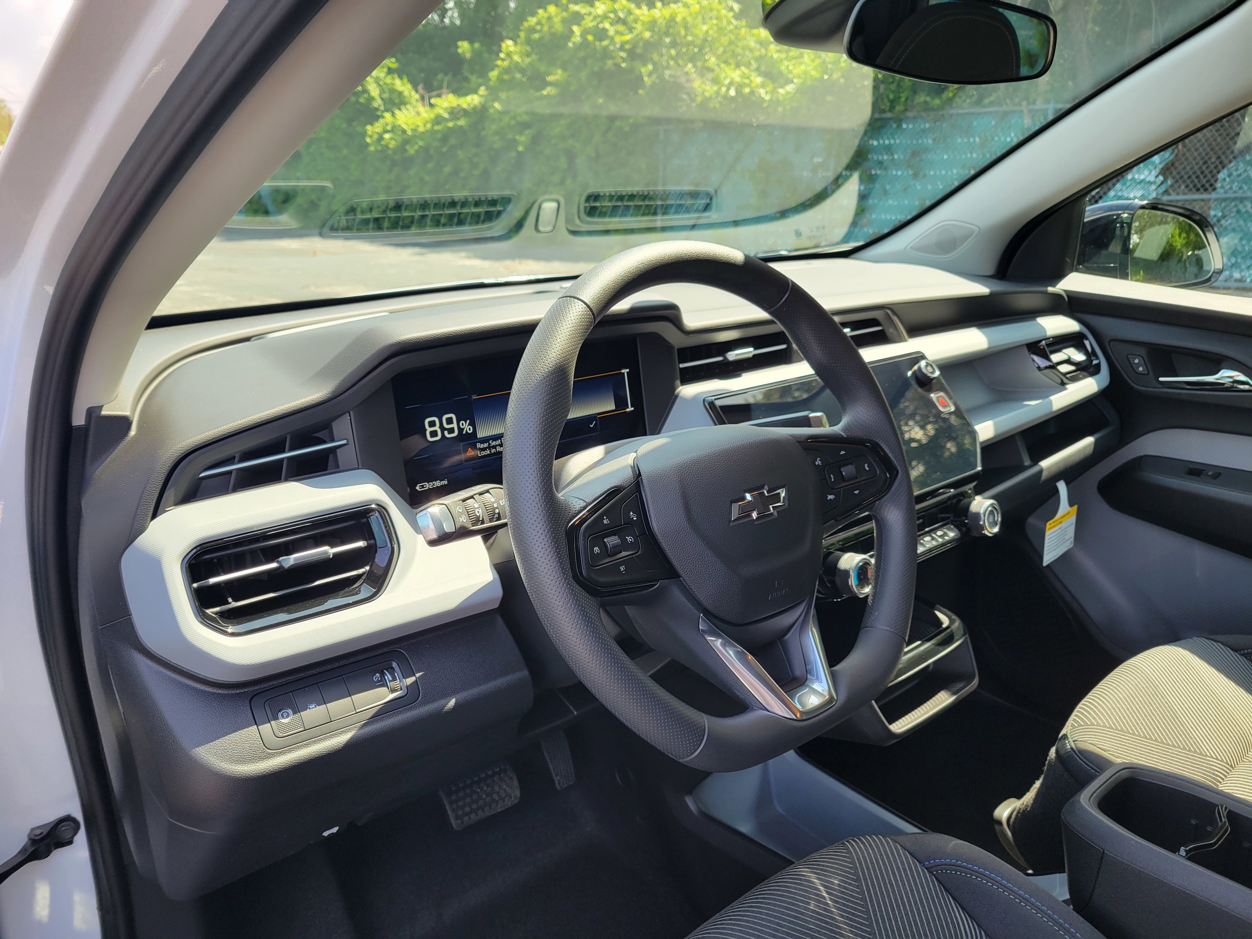 New 2027 Chevrolet Bolt LT FWD image 27