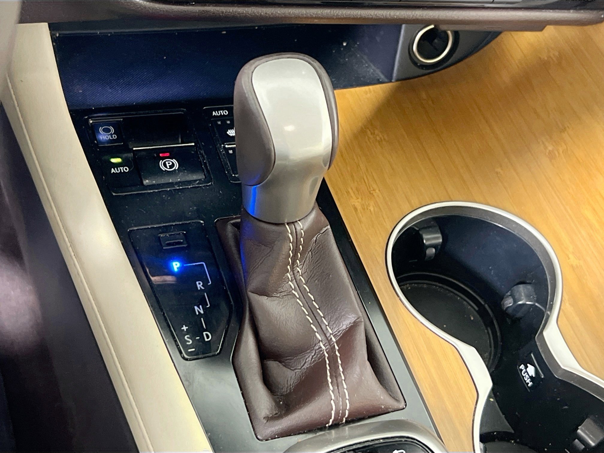 Used 2017 Lexus RX 450h AWD image 17