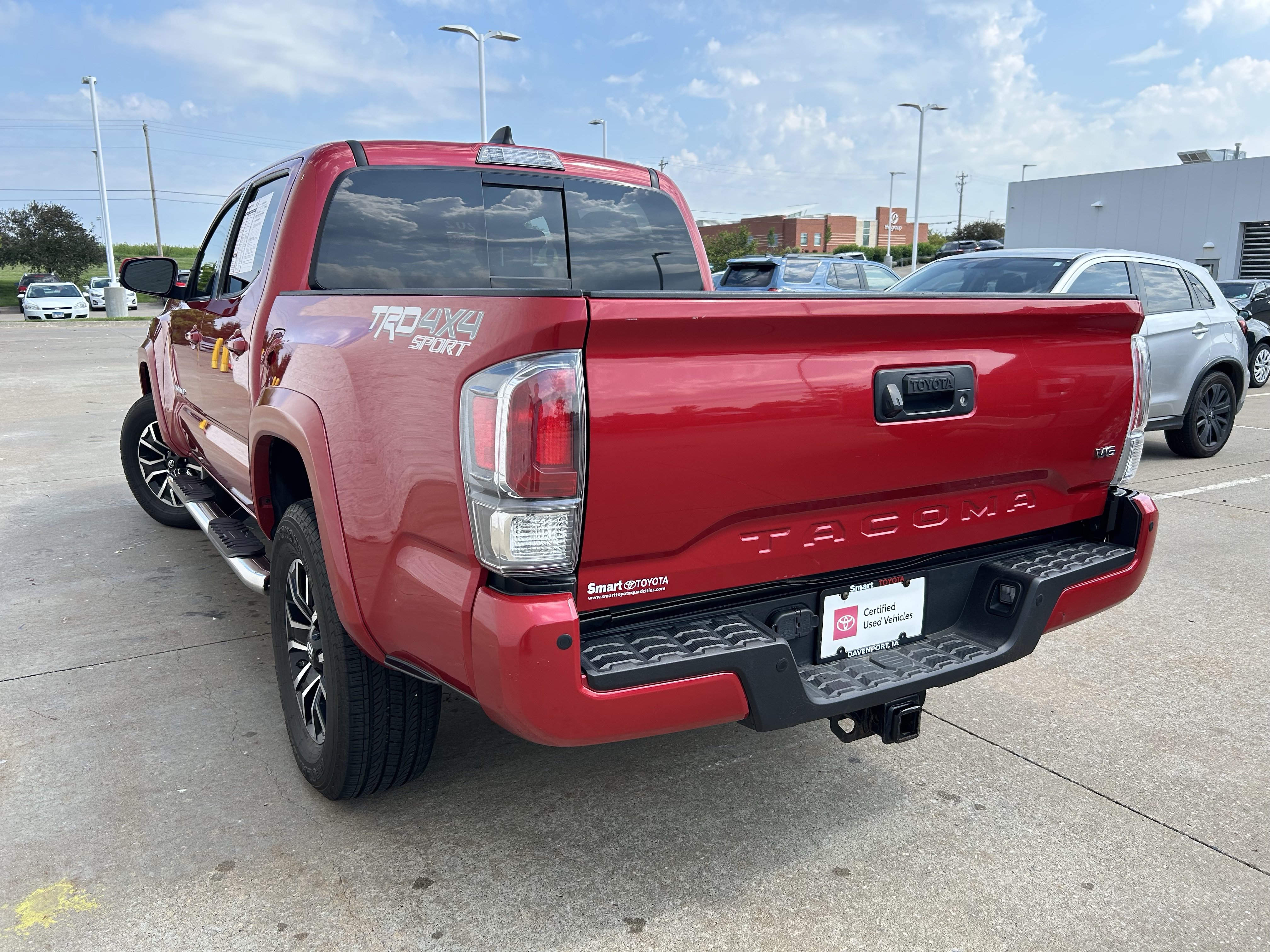 Used 2020 Toyota Tacoma TRD Sport w/ Technology Package AWD/4WD image 4