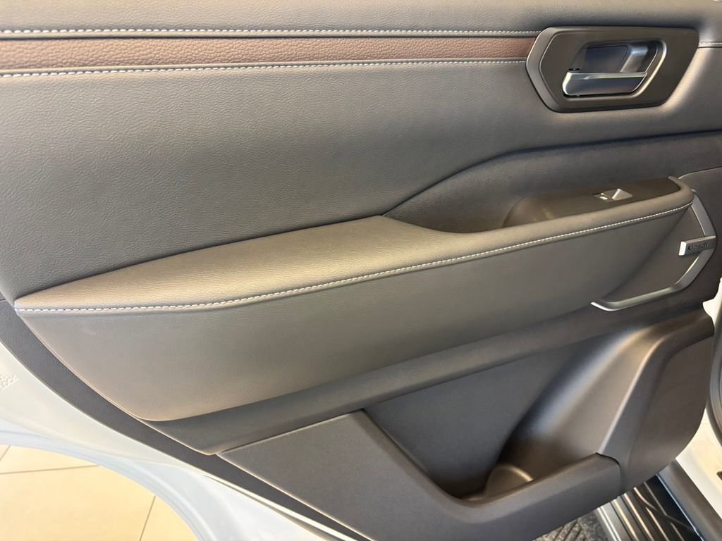 New 2026 Nissan Armada Platinum image 25