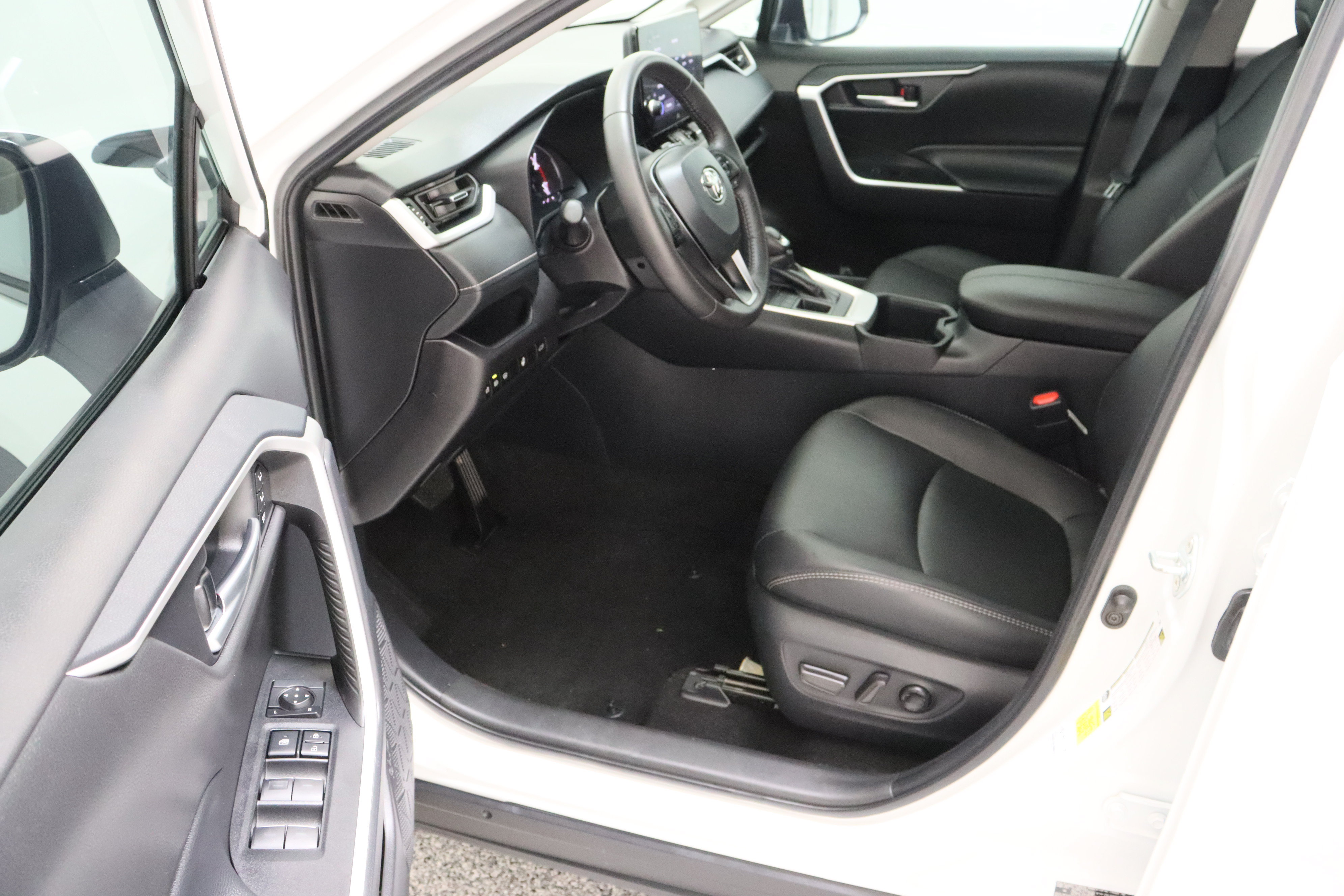 Certified 2025 Toyota RAV4 XLE Premium w/ Weather Package AWD/4WD image 14