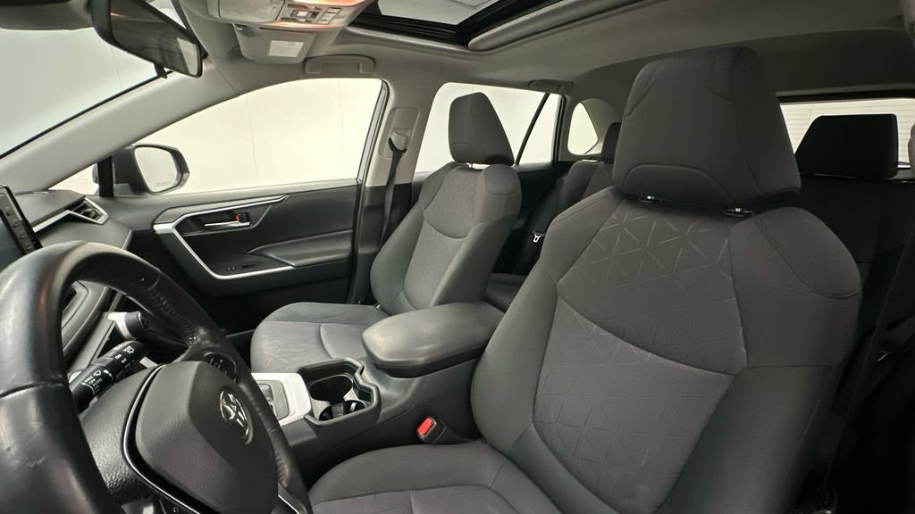 Certified 2019 Toyota RAV4 XLE w/ Convenience Package AWD/4WD image 9