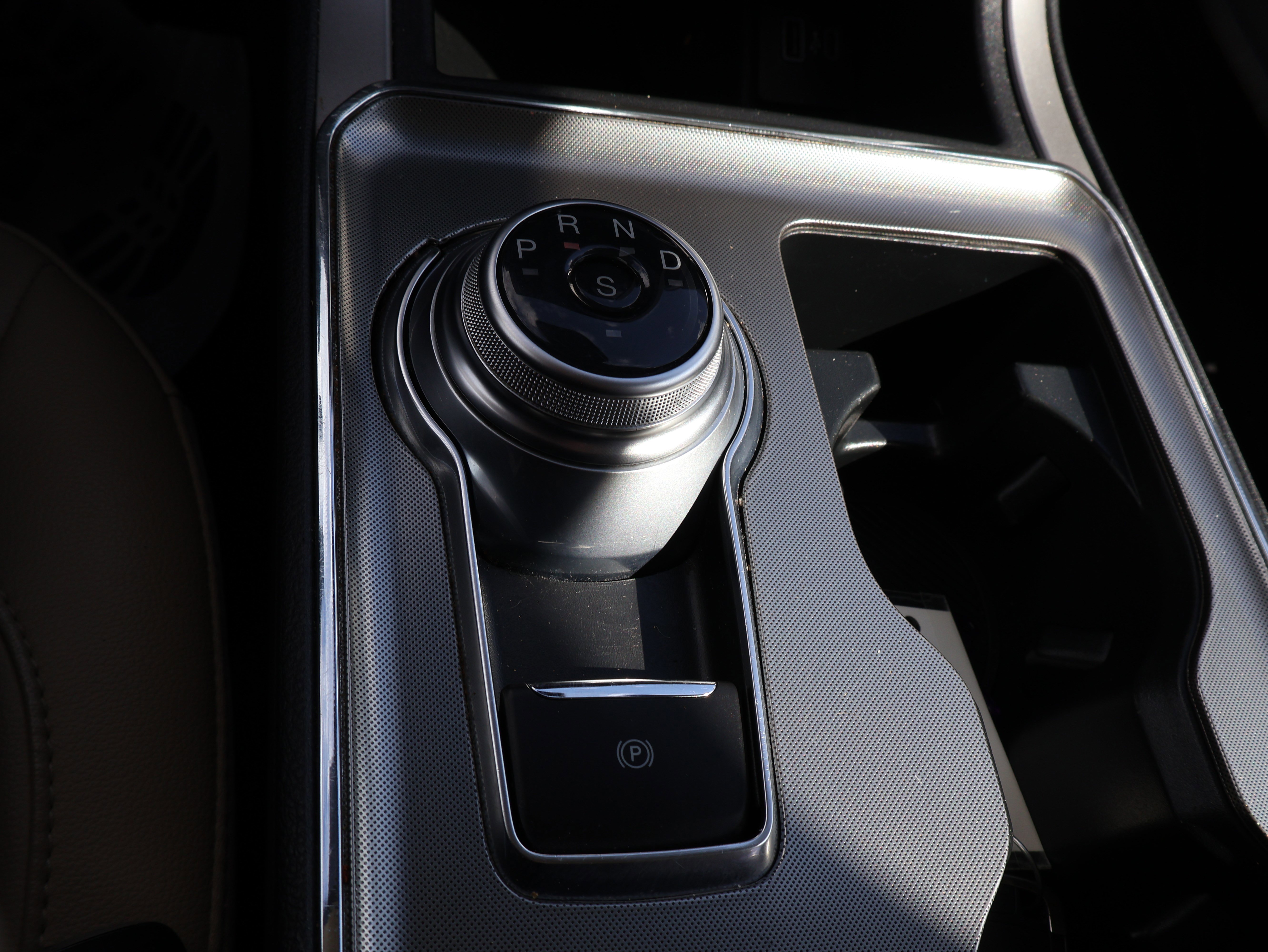 Used 2022 Ford Edge SEL image 32