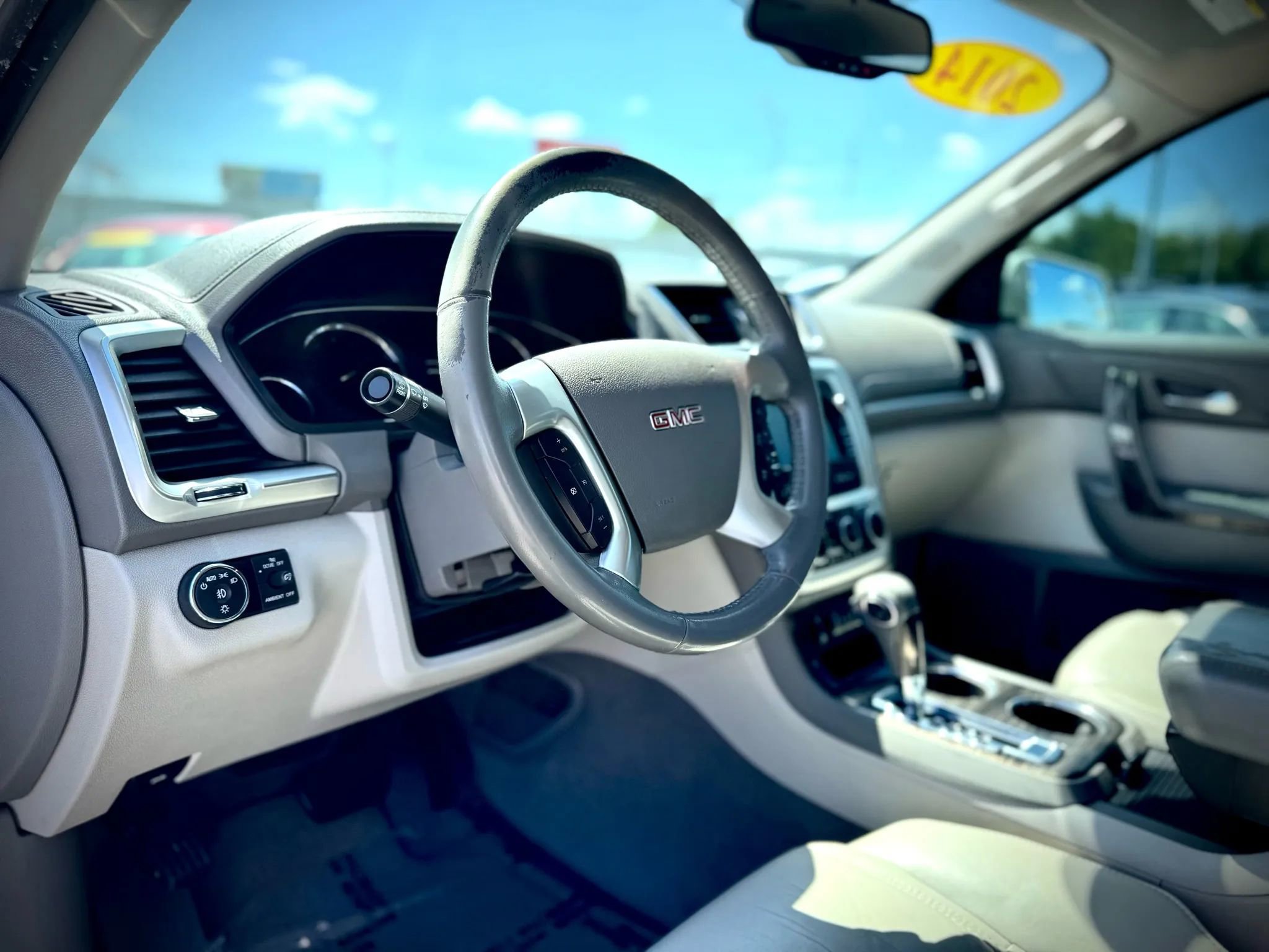 Used 2014 GMC Acadia SLT image 15