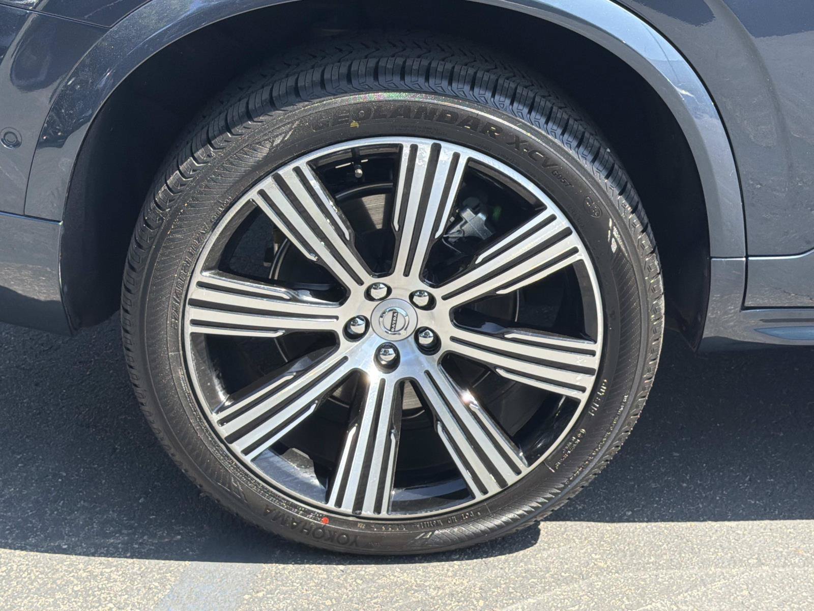 Certified 2025 Volvo XC90 T8 Plus w/ Protection Package Premier AWD/4WD image 28