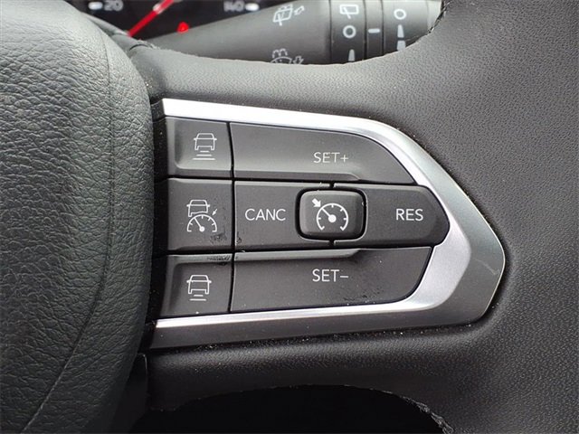 Used 2023 Jeep Compass Limited image 25