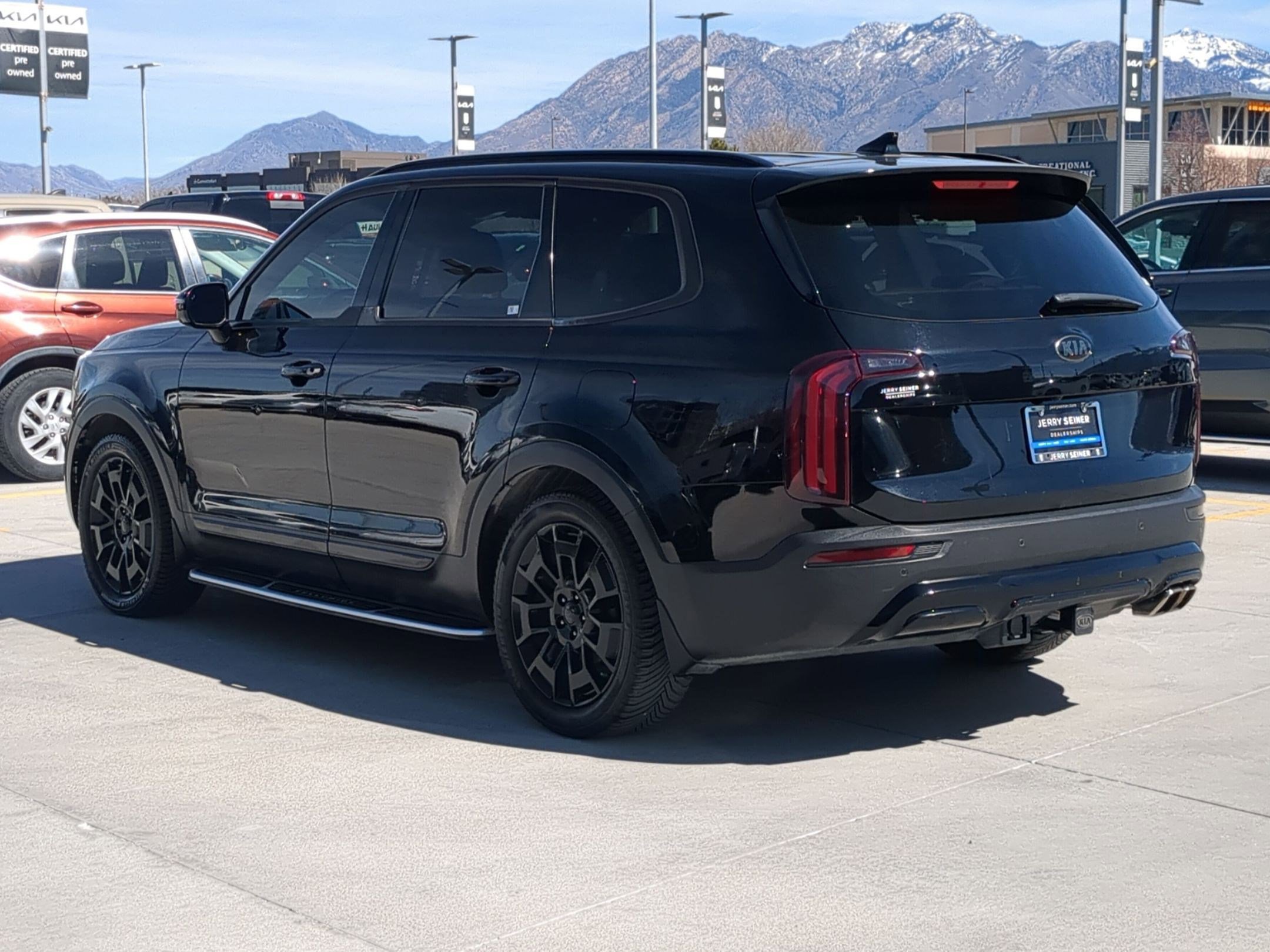 Used 2021 Kia Telluride SX w/ SX Prestige Package image 3