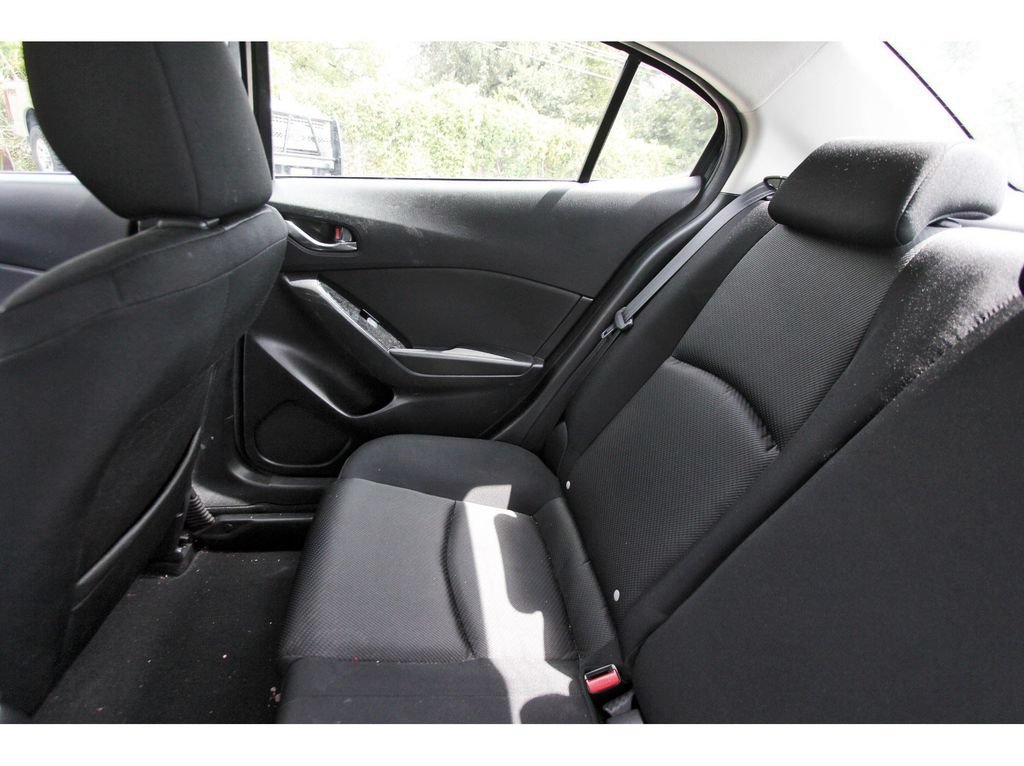 Used 2018 MAZDA MAZDA3 Sport FWD image 10
