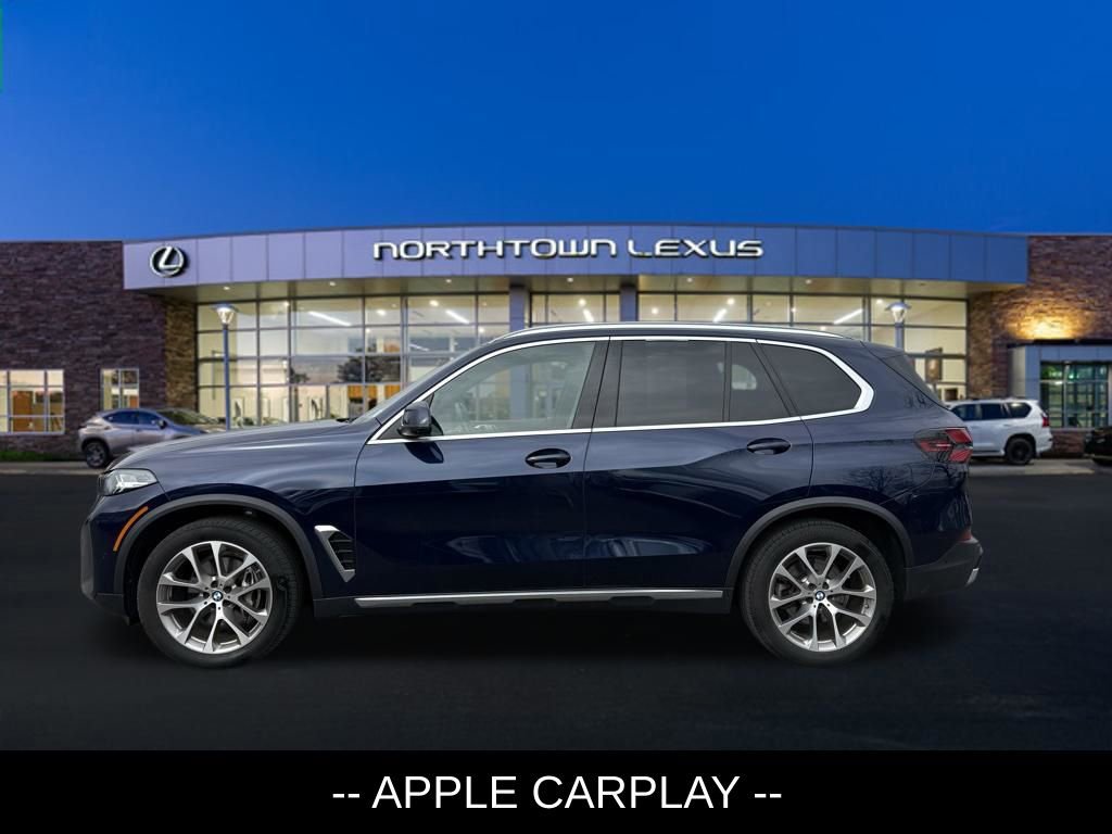 Used 2024 BMW X5 xDrive40i w/ Parking Assistance Package image 2