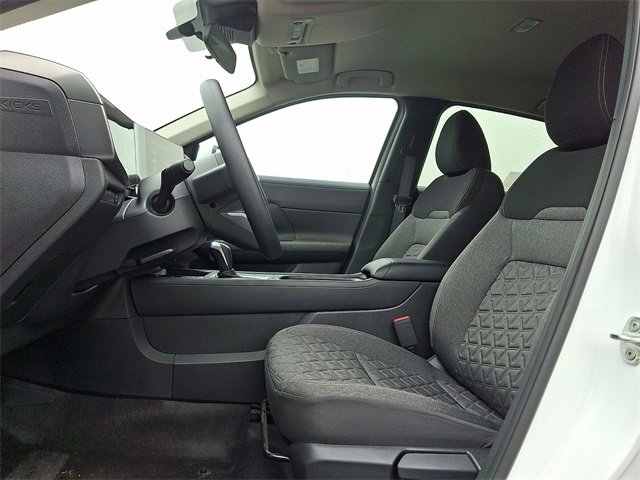 Used 2025 Nissan Kicks SV image 13