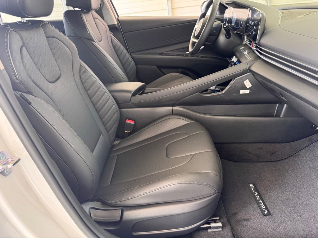 New 2026 Hyundai Elantra Limited FWD image 19