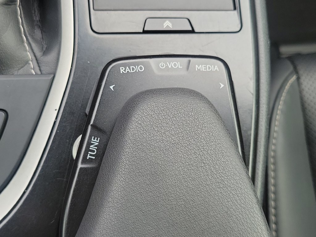 Used 2021 Lexus UX 200 w/ Premium Package FWD image 28
