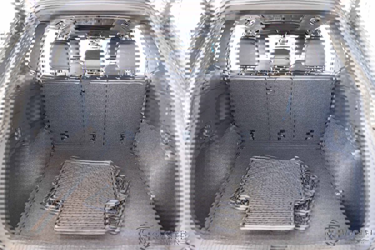 Used 2019 Volkswagen Tiguan SEL Premium image 17