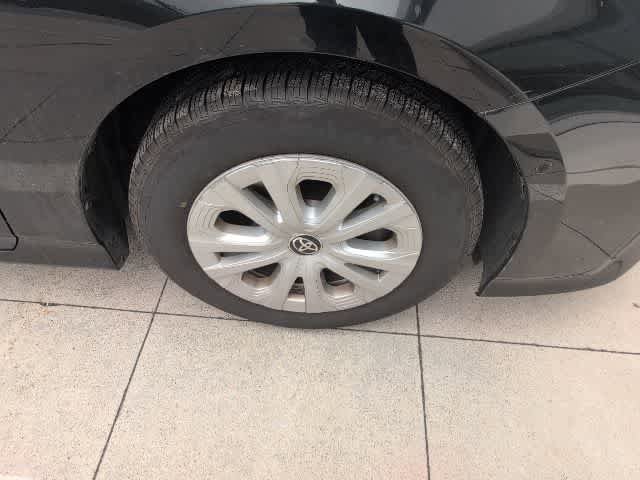Used 2020 Toyota Prius LE FWD image 9