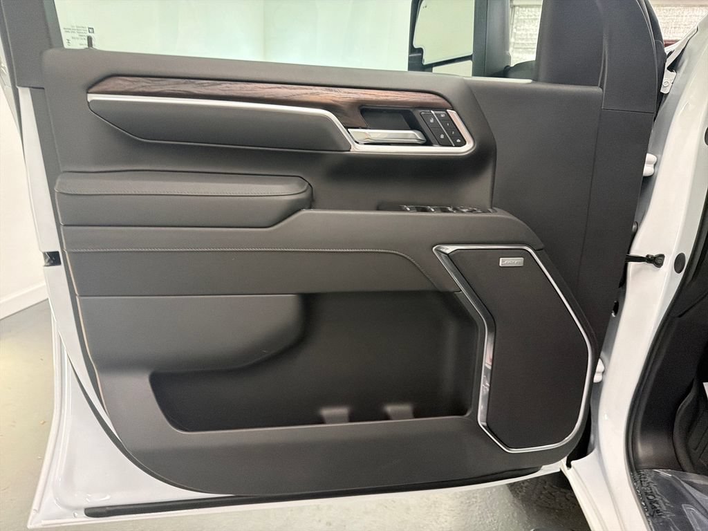 New 2026 GMC Sierra 2500 SLT AWD/4WD image 11