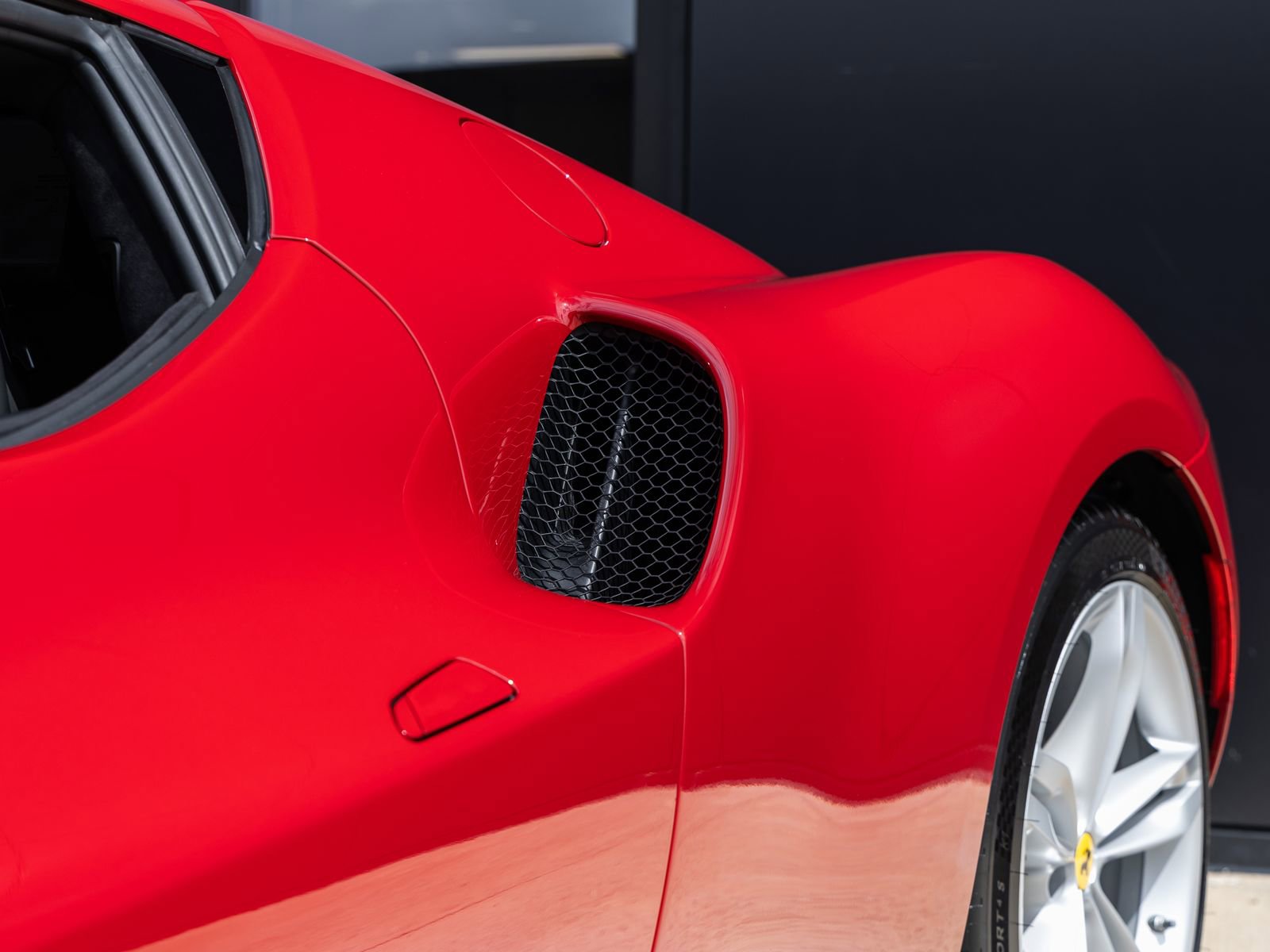Used 2022 Ferrari 296 GTB RWD image 22
