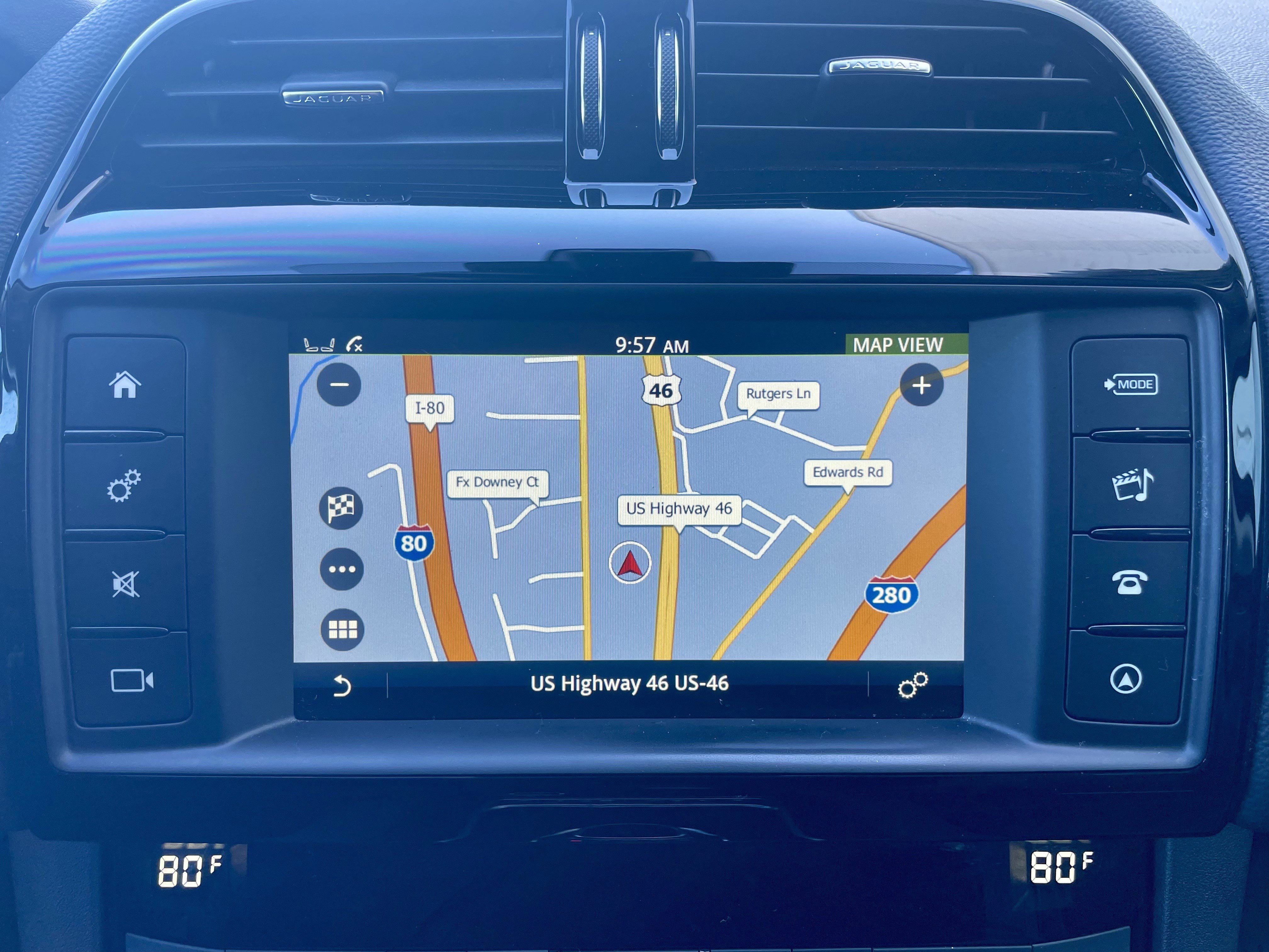 Used 2018 Jaguar F-PACE Premium image 27