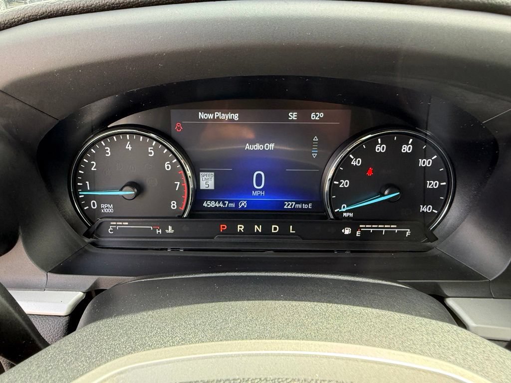 Used 2021 Ford Explorer XLT w/ Equipment Group 202A AWD/4WD image 26