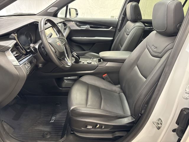 Used 2023 Cadillac XT6 Premium Luxury w/ LPO, Floor Liner Package FWD image 10