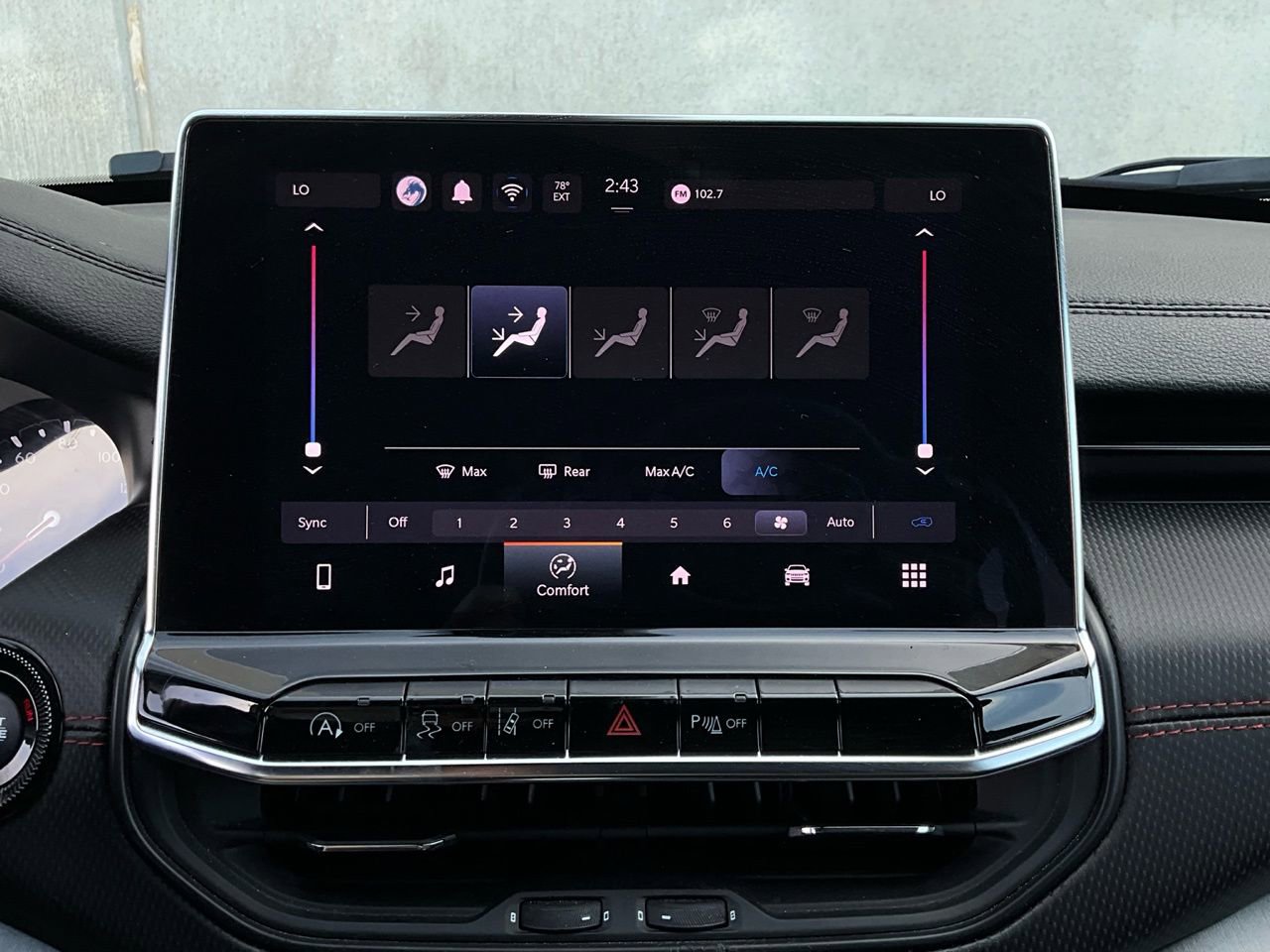 Used 2025 Jeep Compass Trailhawk image 30