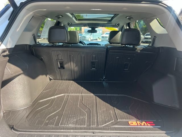 Used 2022 GMC Terrain SLT w/ Tech Package AWD/4WD image 14