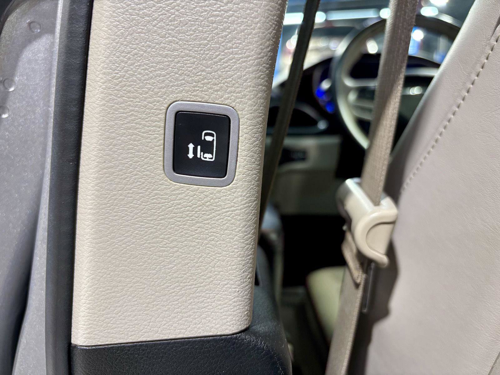 Used 2017 Chrysler Pacifica Limited w/ UConnect Theater Package image 43