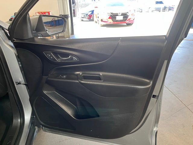 Used 2024 Chevrolet Equinox LT FWD image 12