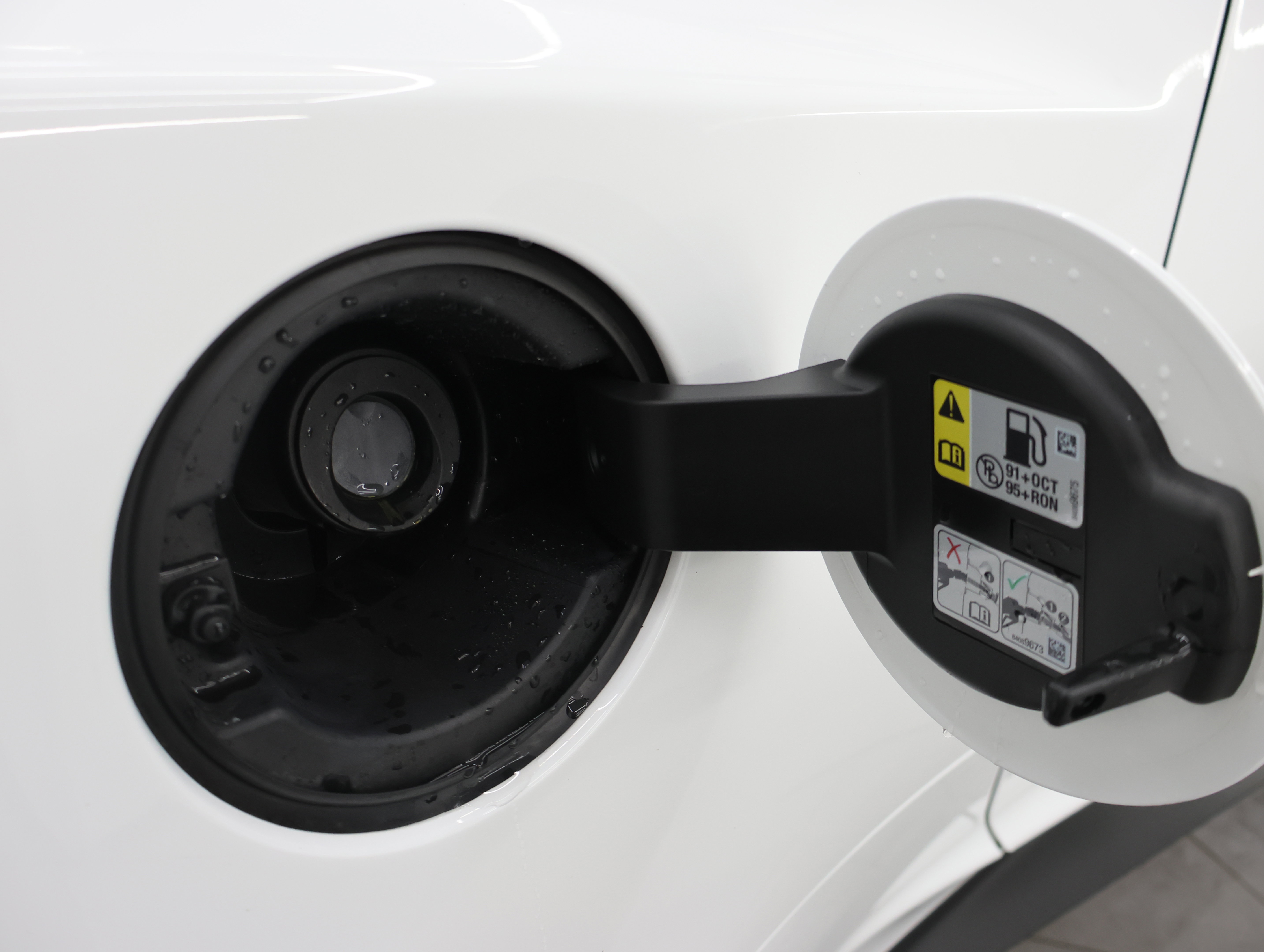 Used 2019 Chevrolet Camaro ZL1 RWD image 26
