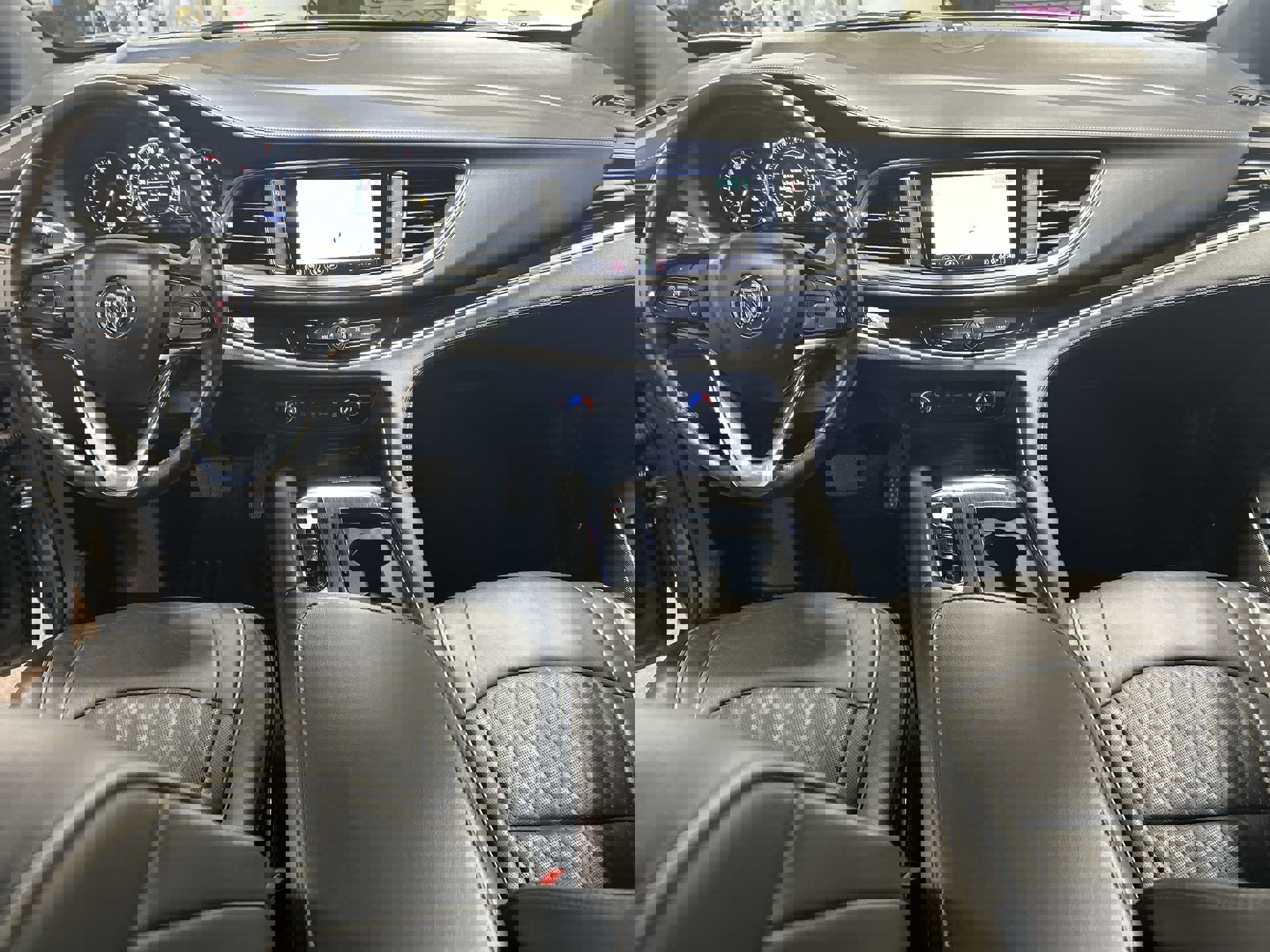 Certified 2024 Buick Enclave Avenir w/ Avenir Technology Package image 22