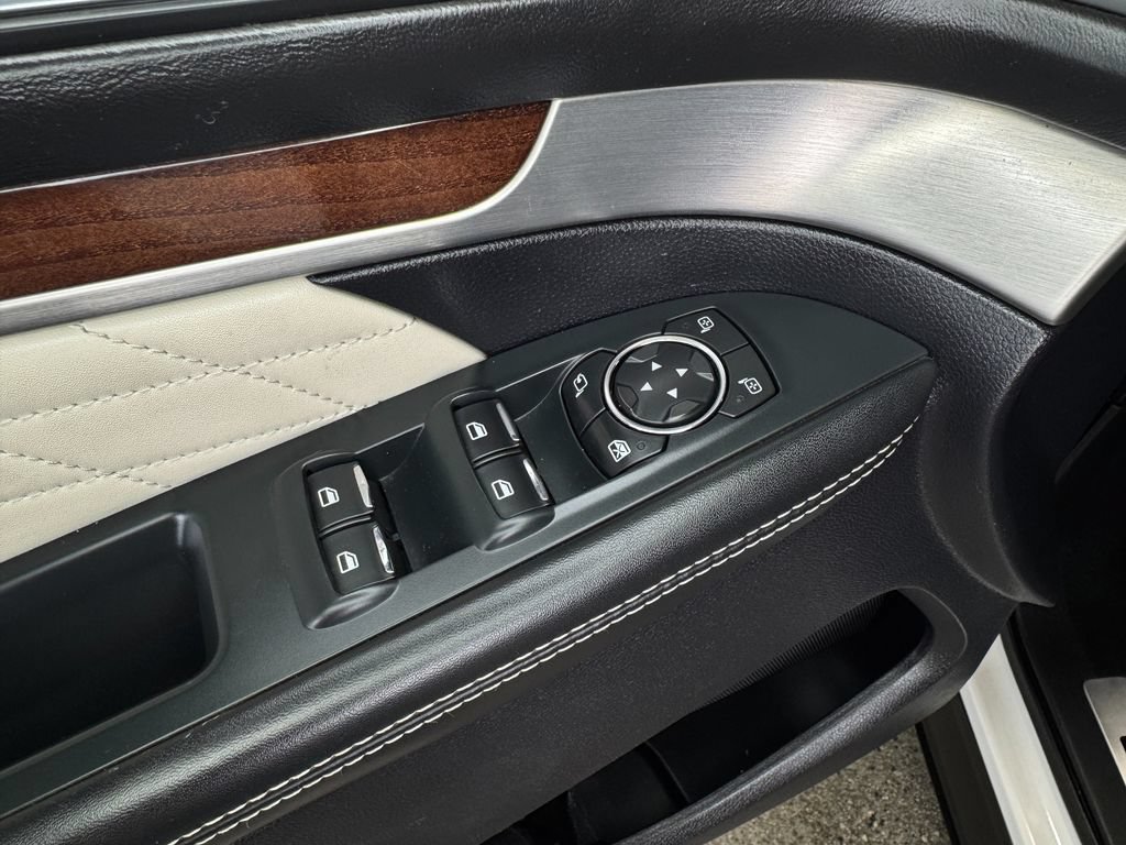 Used 2019 Ford Explorer Platinum AWD/4WD image 11