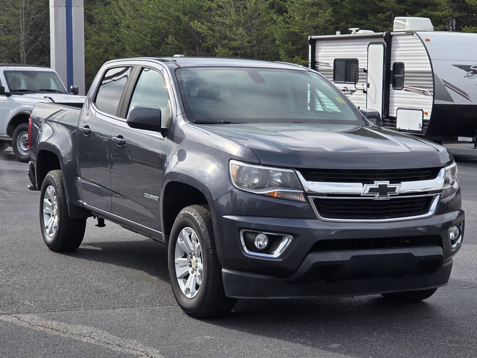 Used 2017 Chevrolet Colorado LT w/ LT Convenience Package image 2