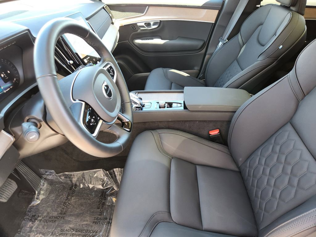 New 2025 Volvo XC90 B6 Core w/ Protection Package Premier image 3