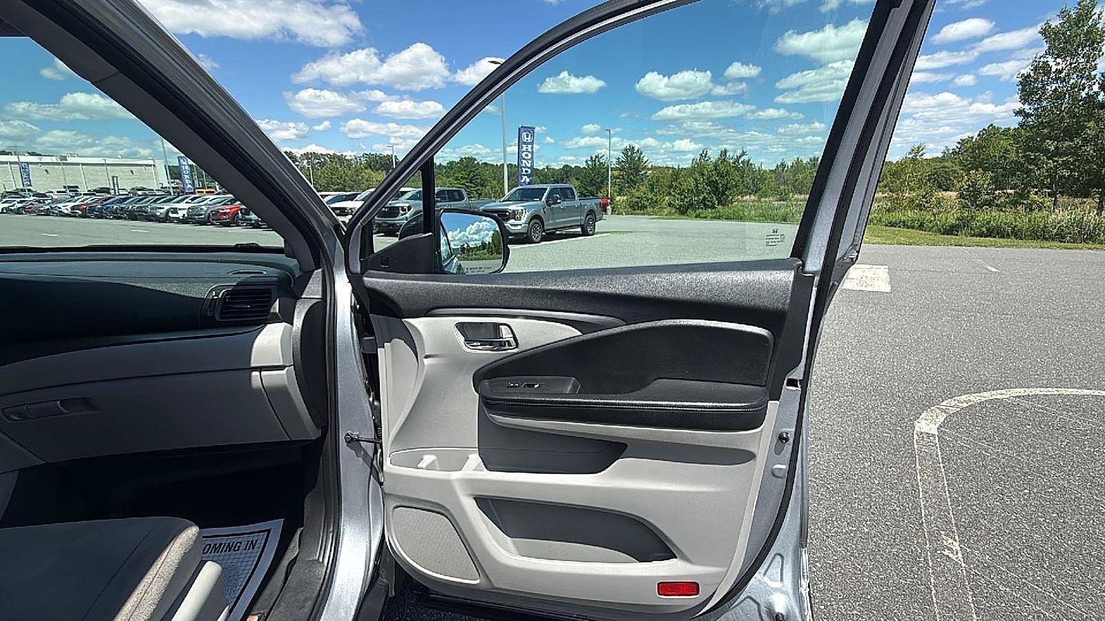 Used 2021 Honda Pilot EX image 18
