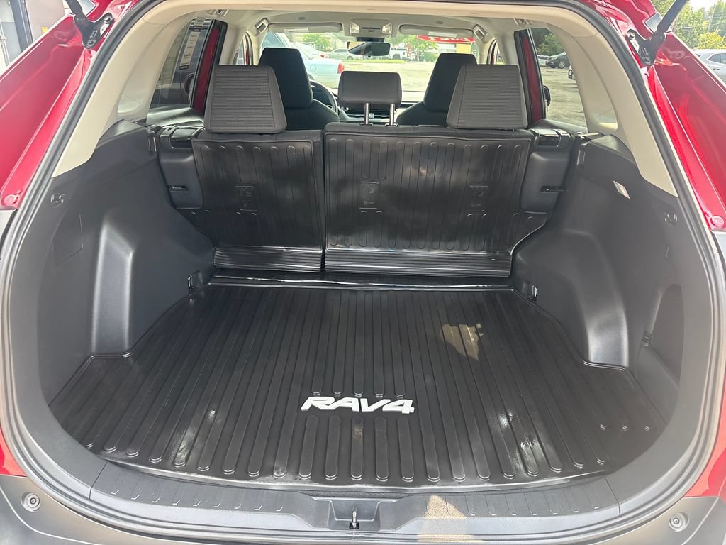 Used 2024 Toyota RAV4 LE AWD/4WD image 10