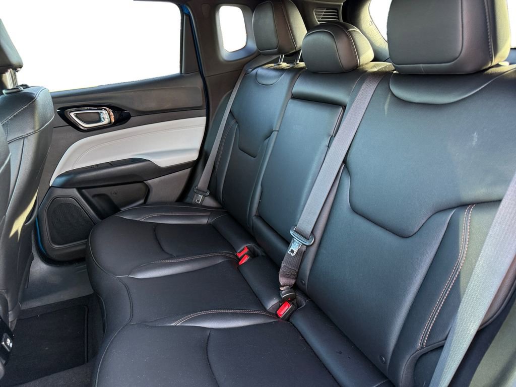 Used 2024 Jeep Compass Limited image 14